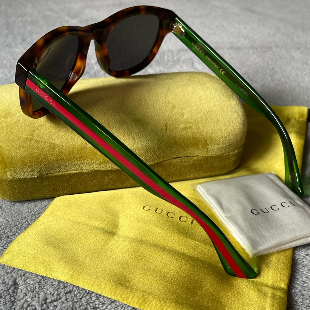 Gucci Sunglasses - Picture 3 of 9